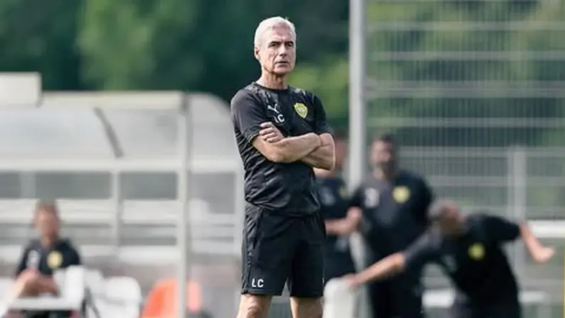 Luís Castro, técnico do Al-Wasl em 2025