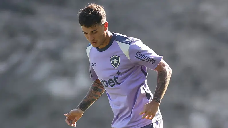 Botafogo monitora reforços até para posições preenchidas