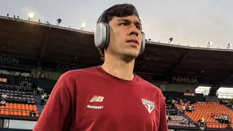 Botafogo formaliza proposta ao São Paulo pelo zagueiro Ferraresi