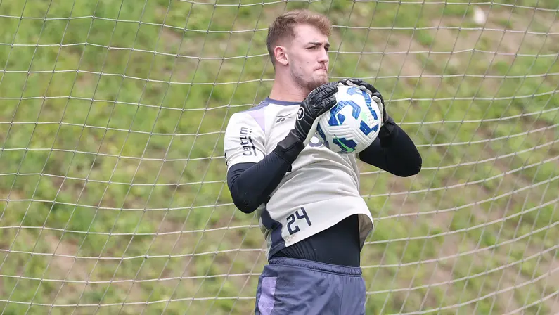Léo Linck no treino do Botafogo | Dezembro 2025