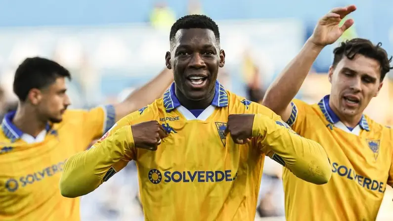 Emprestado pelo Botafogo, Patrick de Paula marca primeiro gol em Portugal; veja