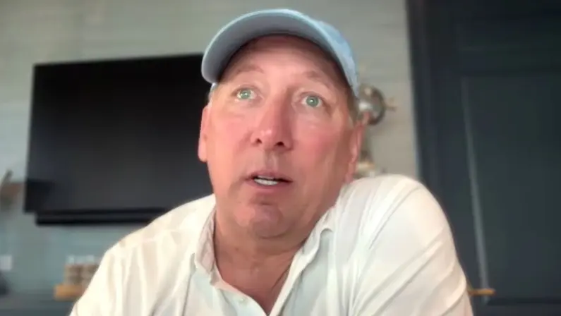 John Textor diz que aporte no Botafogo foi aprovado com novos investidores e promete: dinheiro entrará na próxima semana para resolver transfer ban