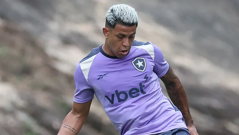 Matheus Martins, do Botafogo, vira alvo do Feyenoord, da Holanda