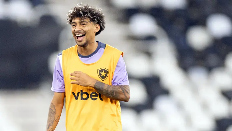 Botafogo divulga relacionados para enfrentar o Flamengo com Medina, Júnior Santos e Ferraresi