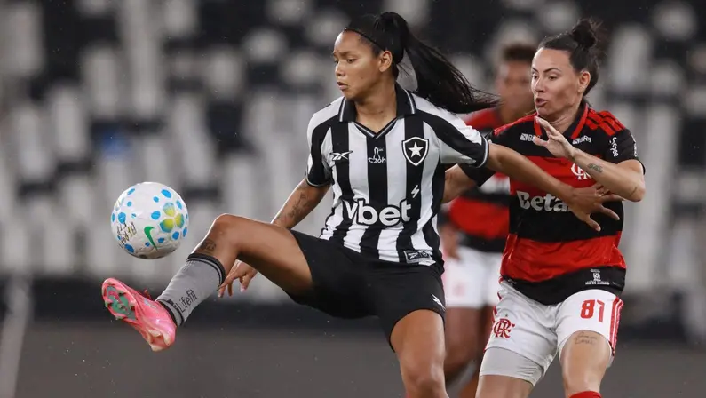 Em jogo marcado por ausência de árbitras, Botafogo empata com Flamengo pelo Brasileiro Feminino