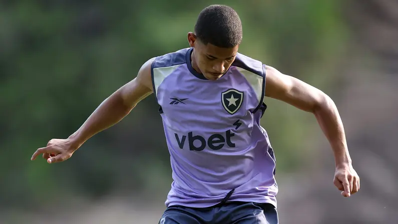 De volta ao Botafogo, Huguinho é convocado para a Seleção Brasileira sub-20