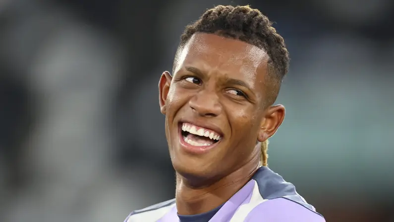 Nicola desmente novos boatos sobre Danilo no Palmeiras: ‘Está muito focado em jogar bem pelo Botafogo’