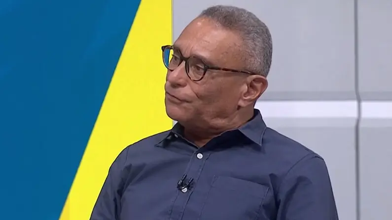 Comentarista critica ‘teimosia’ de Anselmi e detona escolhas: ‘Botafogo gastou R$ 200 milhões com atacantes que não funcionam’