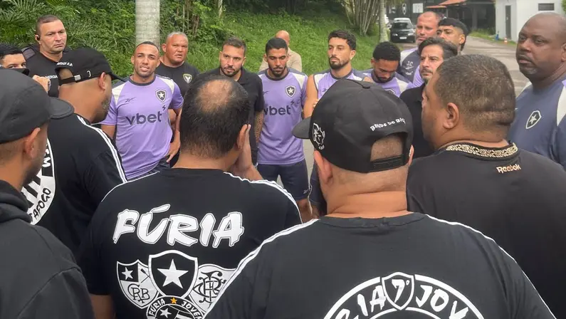 Fúria Jovem do Botafogo em protesto do CT Espaço Lonier | 12 de março de 2026
