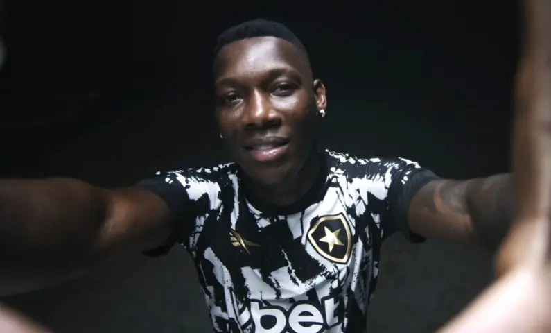 Patrick de Paula | Novo uniforme número 4 do Botafogo | Coleção Reebok 2024/2025