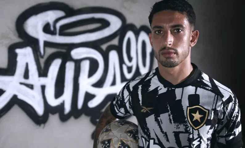 Santiago Rodríguez | Novo uniforme número 4 do Botafogo | Coleção Reebok 2024/2025