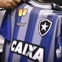 Camisa do Botafogo em homenagem a Jefferson é elogiada por torcedores do Flamengo