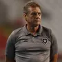 Briga com Oswaldo trava verba de acordo por salários em dia e preocupa Botafogo