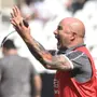 Técnico do Santos, Sampaoli critica gramado do Nilton Santos: &#8216;Não se conseguia dar três passes&#8217;