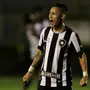 Botafogo estuda fazer investida pela volta do atacante Neilton