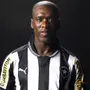 Especialista lembra a questão de Seedorf do Botafogo, que busca astros: &#8216;Tem que trabalhar dentro do orçamento&#8217;