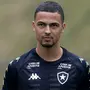 Quem substitui João Paulo? Saída de volante para os EUA abre espaço no time do Botafogo