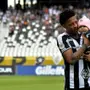 Botafogo: Gustavo Bochecha treina em casa e filha rouba a cena