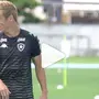 Ansioso pela estreia no Botafogo, Honda publica vídeo: ‘Estou melhor’
