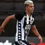 Botafogo mira a renovação de Fernando, tratado como joia na base