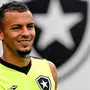Sem clube, lateral Alemão recorda saída do Botafogo em &#8216;melhor momento da carreira&#8217;: &#8216;Foi meio perturbador&#8217;