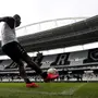 Botafogo se concentra neste sábado para jogo e fará testagem em massa