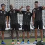 Após Honda afirmar gostar de pagode, elenco do Botafogo brinca: ‘Vamos colocar no vestiário’