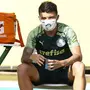 A caminho do Botafogo, Victor Luis se despede do Palmeiras nas redes sociais