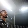Kalou viaja para se formar na França e desfalca Botafogo no clássico contra o Vasco domingo