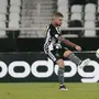 Forster admite que levou tempo para se readaptar, aprova teste como volante e elogia zaga do Botafogo