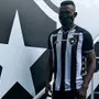 Botafogo x Vasco: Kalou fará exame de Covid-19 assim que voltar ao Rio e espera resultado no início da tarde deste domingo