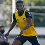 BOTAFOGO ANUNCIA SAÍDA DE SALOMON KALOU EM ACORDO DE RESCISÃO
