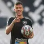 Matheus Frizzo celebra novas chances e mira título: &#8216;Vim ao Botafogo com objetivo de ser campeão&#8217;