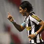 Loco Abreu brinca que comemorou saída de Tiquinho Soares do Botafogo: &#8216;A loucura continua, maior artilheiro do Estádio Nilton Santos&#8217;
