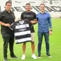 Alvos do Botafogo, Erison e Elkeson chegam ao Rio de Janeiro; Besiktas também quer o atacante chinês