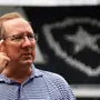 Acionista do Botafogo, John Textor deve comprar partes de Lyon e Porto e revela planos para seu grupo de clubes