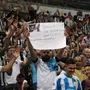 Agradecimento a John Textor e Erison &#8216;tietado&#8217;: torcida do Botafogo rouba a cena em Brasília