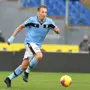 Alvo do Botafogo, Lucas Leiva aceita proposta do Grêmio e assinará contrato válido até o fim de 2023