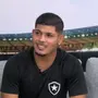 Erison celebra fase no Botafogo e projeta renovação: &#8216;É minha casa. Já falei para o meu empresário que quero ficar&#8217;