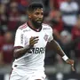 Além do Botafogo, Atlético-MG também oferece pré-contrato a Rodinei; gaúchos e River Plate mostram interesse