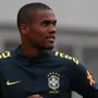 Douglas Costa recebeu contato apenas do Botafogo e pode sair de graça do LA Galaxy, diz rádio