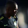 Decisão do Botafogo sobre Douglas Costa traz alívio