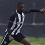 Após lesão de Rafael, Wallison treina com o elenco principal do Botafogo