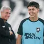 Cirurgia na mão de Matías Segovia, do Botafogo, é finalizada com sucesso; atacante receberá alta neste domingo
