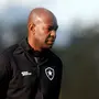 De volta, Cláudio Caçapa trabalhou com apenas dois jogadores do atual elenco no Botafogo