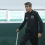 Bruno Lage precisa resolver problema na ponta direita do Botafogo; Tchê Tchê não é a solução