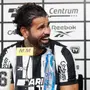 Diego Costa garante que ambiente com ele &#8216;será bem melhor&#8217; e responde como quer ser lembrado no Botafogo: &#8216;Campeão né, pai&#8217;