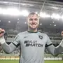 Botafogo ainda tem 50% de mais-valia de Lucas Perri, tratado como &#8216;melhor goleiro do mundo&#8217; no Lyon