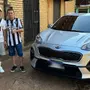 Presentão de Natal: Segovinha, do Botafogo, compra carro 0km para o pai no Paraguai