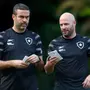 Auxiliar de Artur Jorge não crava futuro: &#8216;O que ele decidir para mim está bem. Gostamos muito de estar no Botafogo&#8217;